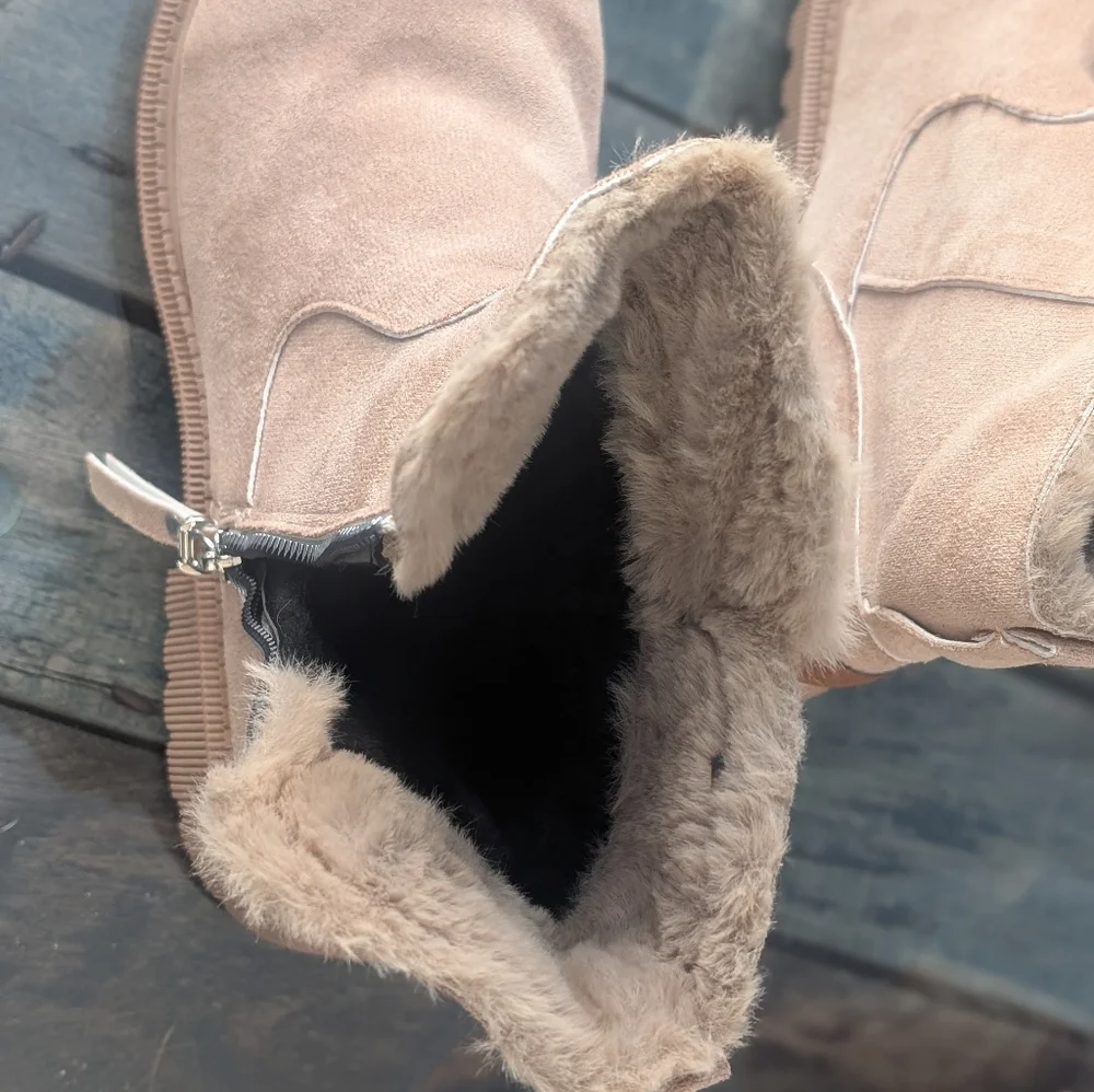F & 8 | Women's 10 | Boots--NWOT. EUR 42